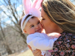 moms kiss