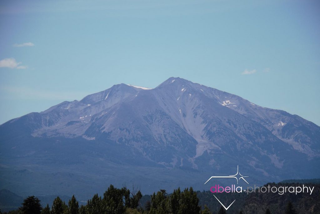 beautiful photo of mountain range