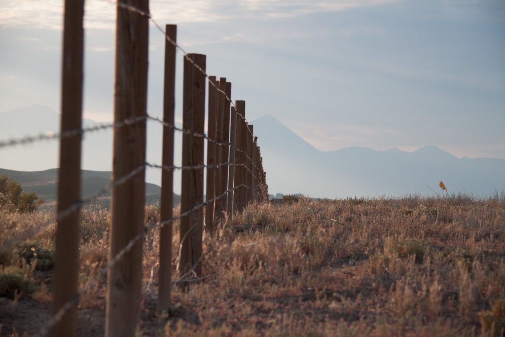 highway fence western